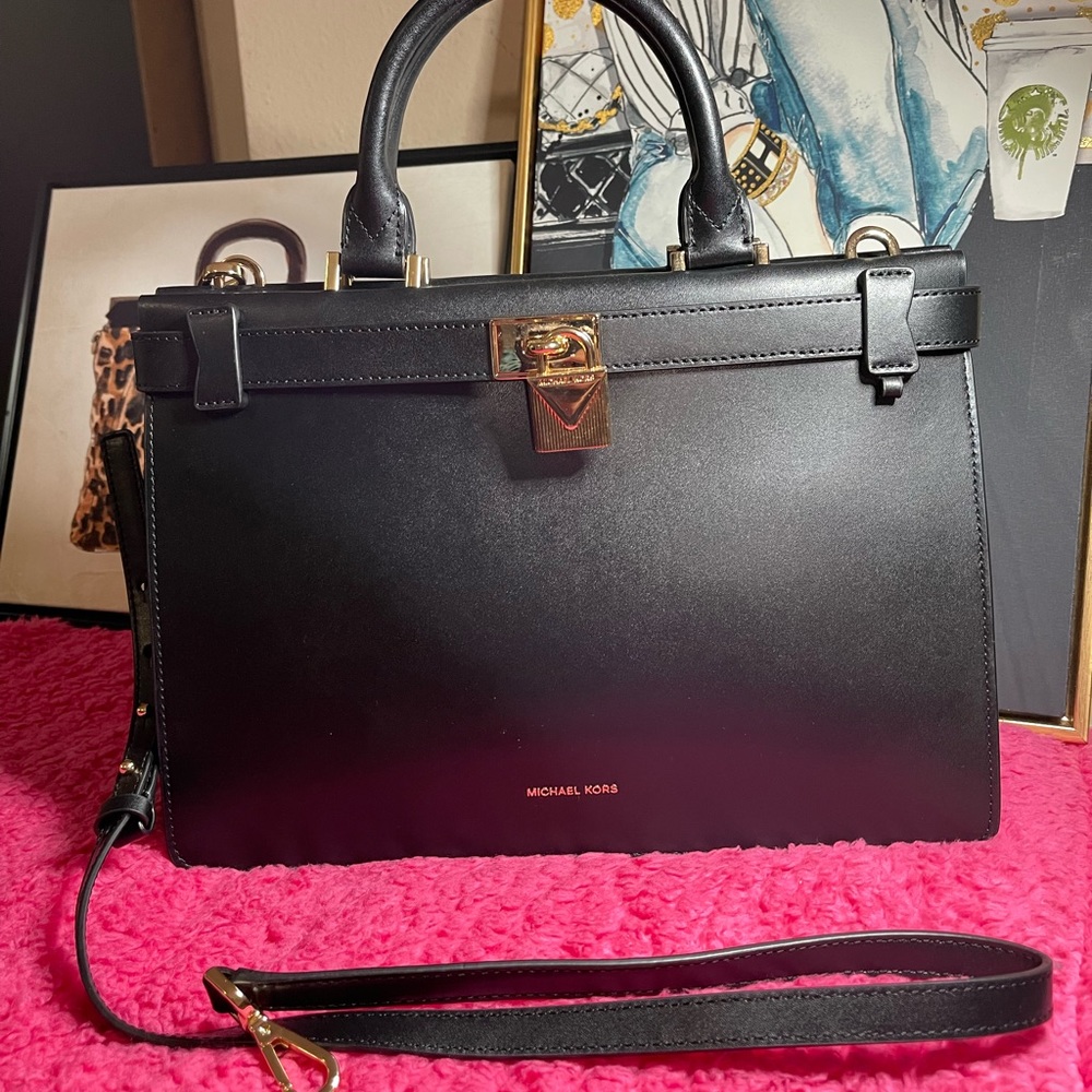 ❌SOLD❌💐💐MICHAEL KORS CROSSBODY 💐💐